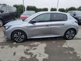 PEUGEOT 208 photo 